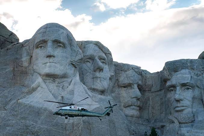 Donald Trump ka Mount Rushmore भाषण अमेरिका की 250वीं वर्षगांठ पर क्यों छाया रहा राजनीतिक तूफान